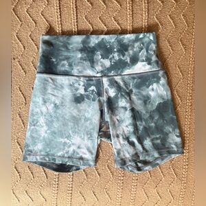 Lululemon align high rise 6” short